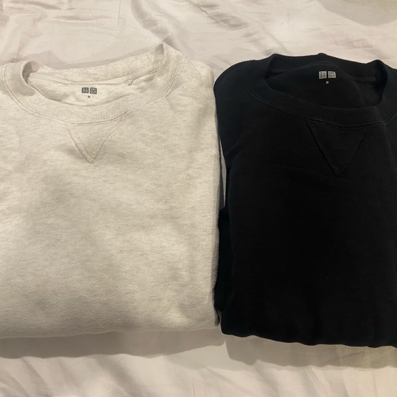 UNIQLO TWO PACK MENS CREW NECK SWEATERS IN MEDIUM - COLOURS BLACK AND WHITE - Picture 2 of 2